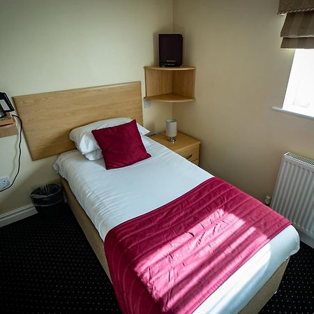 Kings Croft Hotel Понтефракт Экстерьер фото