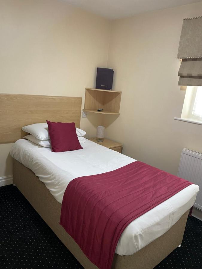 Kings Croft Hotel Понтефракт Экстерьер фото