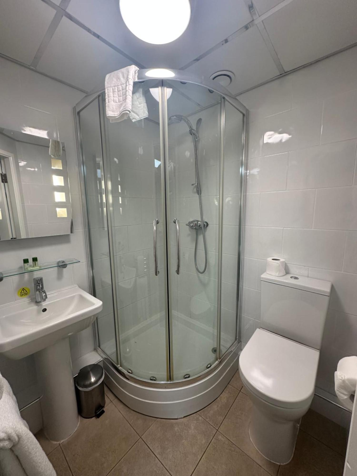Kings Croft Hotel Понтефракт Экстерьер фото