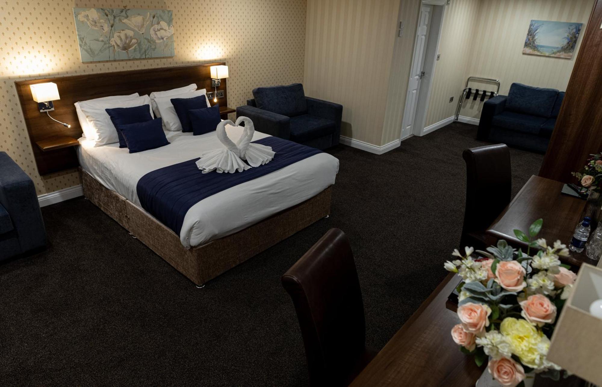 Kings Croft Hotel Понтефракт Экстерьер фото