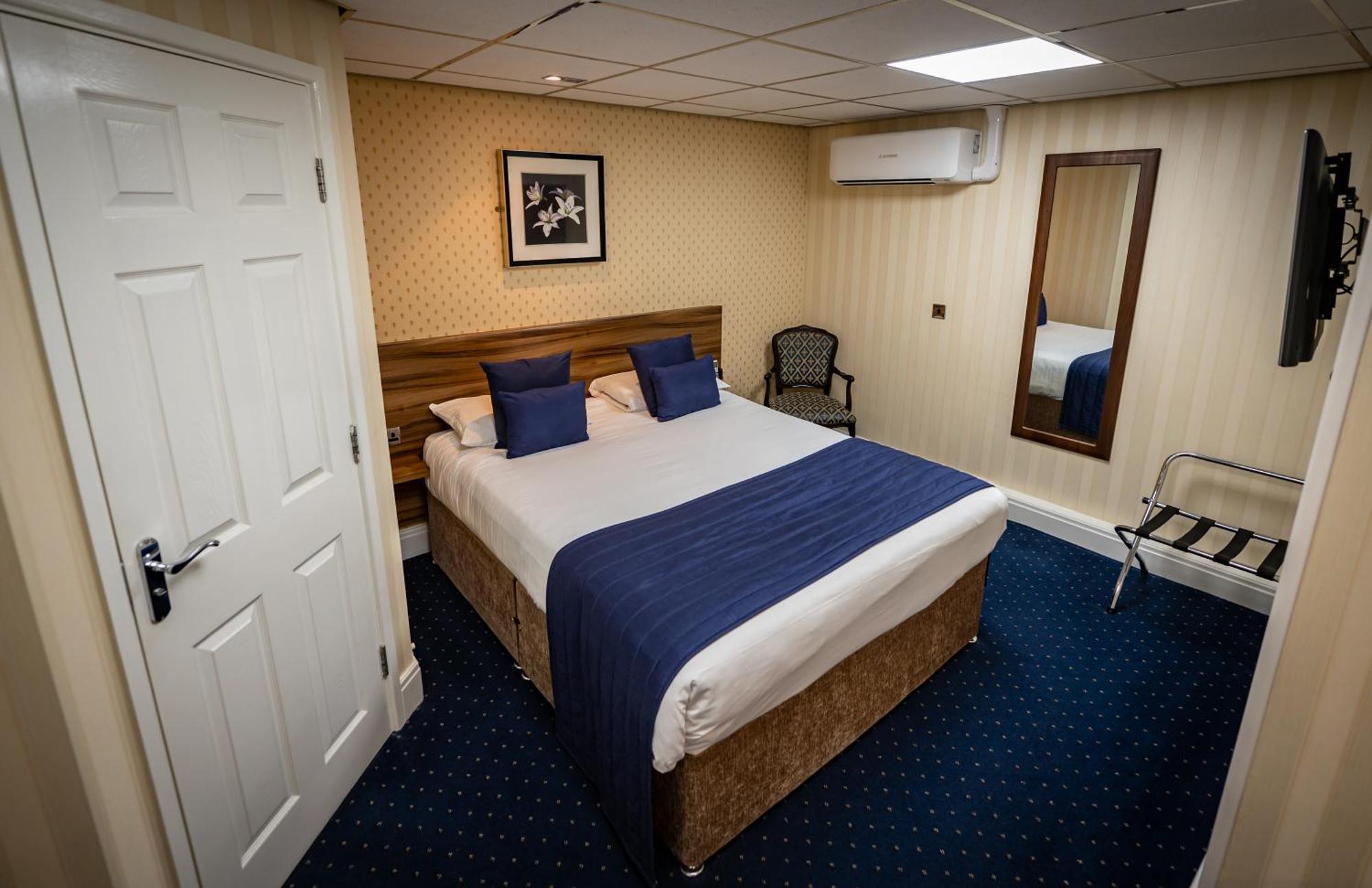 Kings Croft Hotel Понтефракт Экстерьер фото