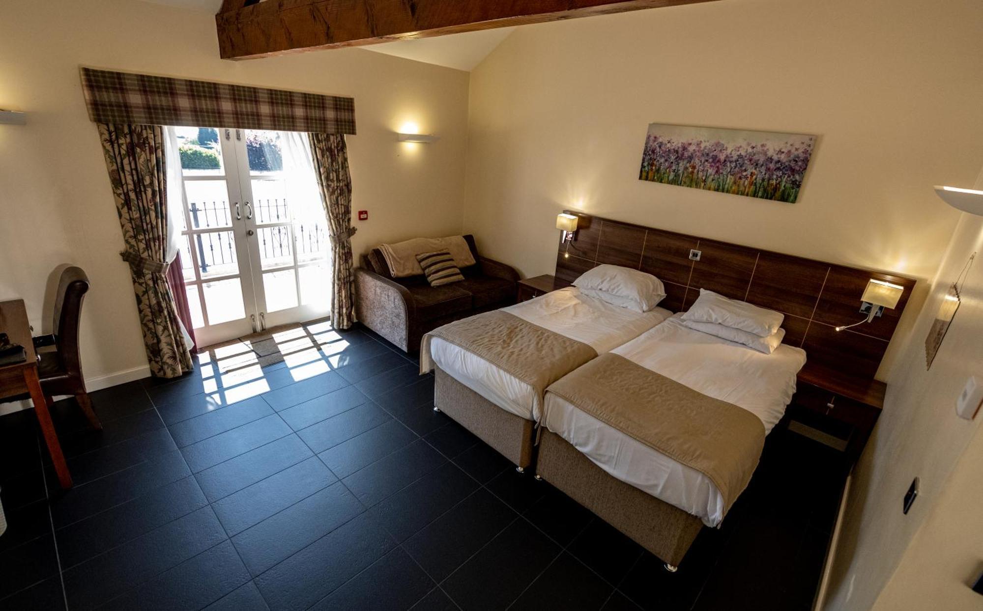Kings Croft Hotel Понтефракт Экстерьер фото